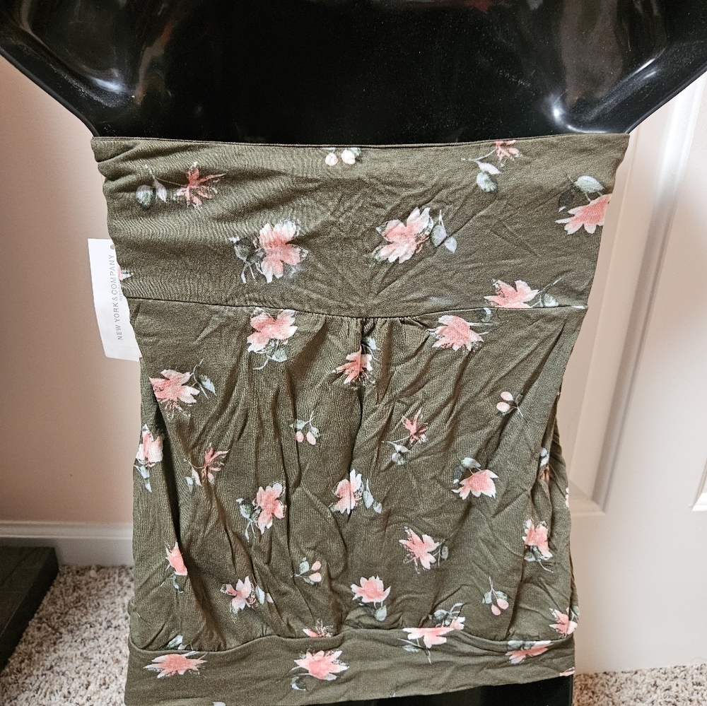 New York & Company Ruched Floral Halter Top NWT - Picture 8 of 12